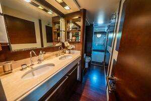 2010 Azimut 75 Fly thumbnail 39
