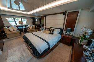 2010 Azimut 75 Fly thumbnail 37