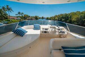2010 Azimut 75 Fly thumbnail 17
