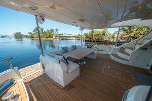 2010 Azimut 75 Fly thumbnail 8