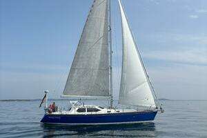 CUSTOM 2000 Sabre 452 Yacht For Sale in Yarmouth ME