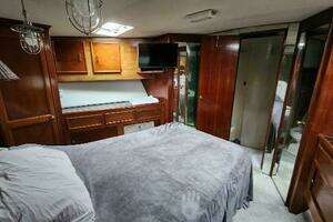 1989 Ocean Yachts 55 thumbnail 9