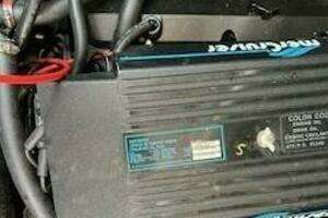 1996 Sea Ray 330 Express Cruiser thumbnail 12