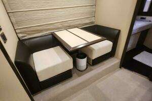 2014 Azimut Flybridge thumbnail 77