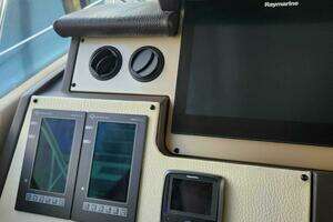 2014 Azimut Flybridge thumbnail 55