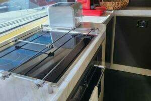 2014 Azimut Flybridge thumbnail 47