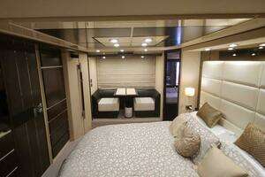 2014 Azimut Flybridge thumbnail 71