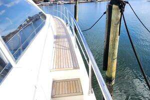 2014 Azimut Flybridge thumbnail 13