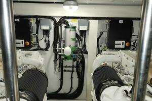 2014 Azimut Flybridge thumbnail 108