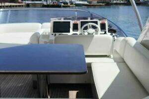 2014 Azimut Flybridge thumbnail 20