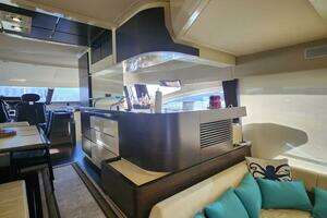 2014 Azimut Flybridge thumbnail 26