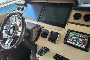 2014 Azimut Flybridge thumbnail 57