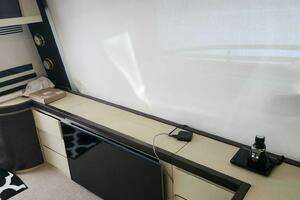 2014 Azimut Flybridge thumbnail 32