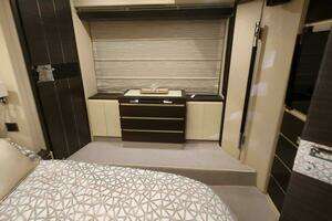 2014 Azimut Flybridge thumbnail 76