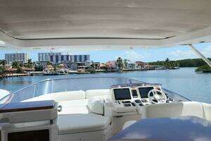 2014 Azimut Flybridge thumbnail 16