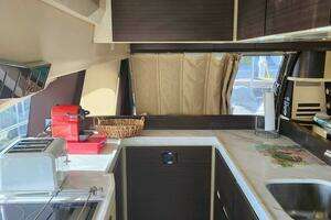 2014 Azimut Flybridge thumbnail 45