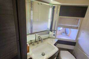 2014 Azimut Flybridge thumbnail 85