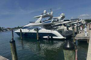 2014 Azimut Flybridge thumbnail 3