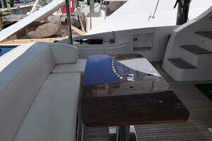 2014 Azimut Flybridge thumbnail 14