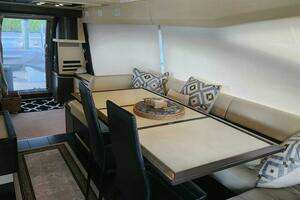 2014 Azimut Flybridge thumbnail 35