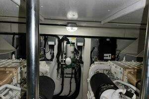 2014 Azimut Flybridge thumbnail 113