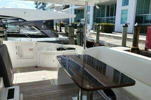 2014 Azimut Flybridge thumbnail 24