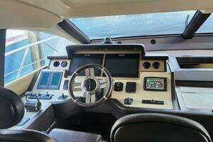 2014 Azimut Flybridge thumbnail 56