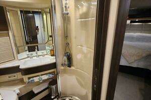 2014 Azimut Flybridge thumbnail 95