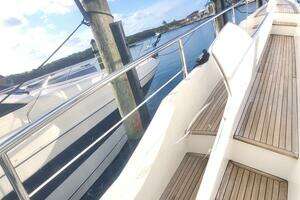 2014 Azimut Flybridge thumbnail 12