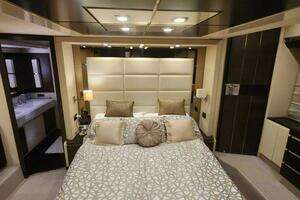 2014 Azimut Flybridge thumbnail 72
