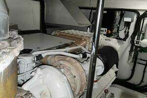 2014 Azimut Flybridge thumbnail 110