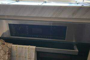 2014 Azimut Flybridge thumbnail 37