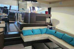 2014 Azimut Flybridge thumbnail 30