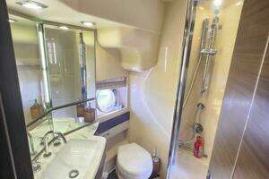 2014 Azimut Flybridge thumbnail 81