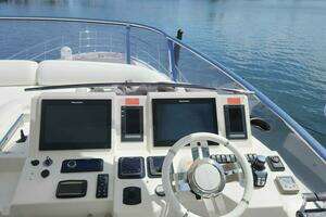 2014 Azimut Flybridge thumbnail 64