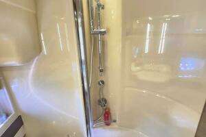 2014 Azimut Flybridge thumbnail 86
