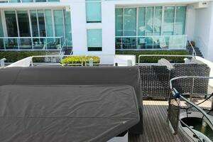 2014 Azimut Flybridge thumbnail 25