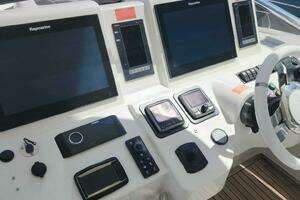 2014 Azimut Flybridge thumbnail 65