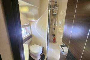 2014 Azimut Flybridge thumbnail 89