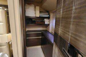 2014 Azimut Flybridge thumbnail 79