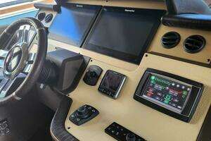 2014 Azimut Flybridge thumbnail 54
