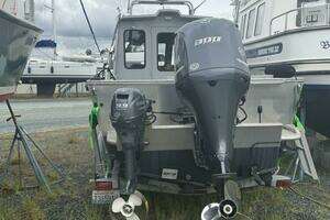 24ft Hewescraft Yacht For Sale