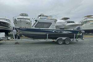 24ft Hewescraft Yacht For Sale