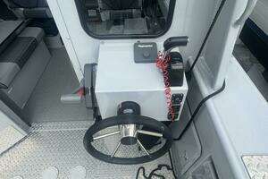 24ft Hewescraft Yacht For Sale