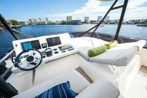 2020 Prestige 520 Fly thumbnail 20