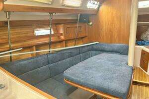 1999 Catalina 380 thumbnail 13