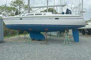 1999 Catalina 380 thumbnail 1