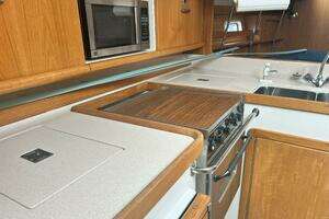 1999 Catalina 380 thumbnail 16