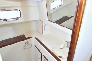 Escapade 31ft Camano Yacht For Sale