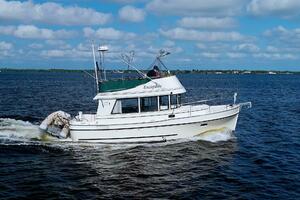 Escapade 31ft Camano Yacht For Sale